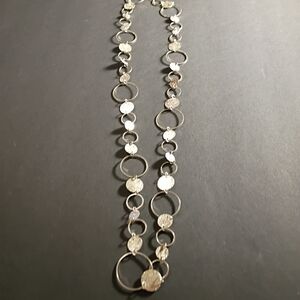 Source Unknown Elegant Silver Circle Necklace
